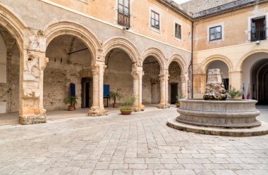 Santa Maria dello Spasimo Unfinished Kilisesi, Kalsa bölge, Palermo, Sicilya, İtalya'nın en eski yerleşim yerlerinden biri yer alır