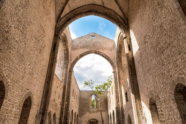 Santa Maria dello Spasimo ofullbordade kyrkan, ligger i stadsdelen Kalsa, en av de äldsta delarna av Palermo, Sicilien, Italien — Stockfoto