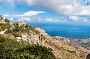 Görünümü, Church of St John the Baptist İtalya, Sicilya bölgesindeki Trapani eyaletinde Akdeniz'in panoramik manzaralı
