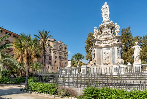 Vista Monumento Rey Felipe España Villa Bonanno Palacio Norman Fondo — Foto de Stock