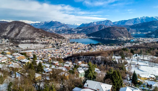 Vista Aérea Del Paisaje Invernal Del Lago Ceresio Alpes Suizos —  Fotos de Stock