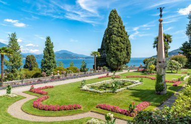 Görünüm Barok Bahçe Island Bella - Isola Bella ile Lake Maggiore içinde geçmiş, Verbania, İtalya