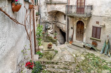 Castello Valsolda sokakları dar, küçük bir köy Valsolda, Lake Lugano Como eyaletinde üzerinde İtalya bulunan belediyesinde Antik kökenli
