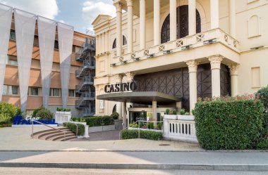 Mendrisio, Ticino, İsviçre - 8 Eylül 2017: Giriş Casino Amiral Mendrisio İsviçre'deki en lüks ve şık casinolar biridir.