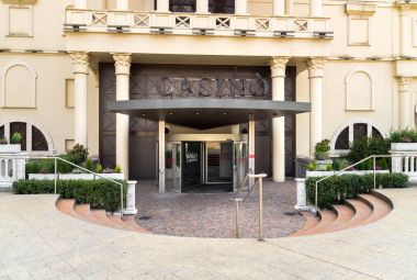 Mendrisio, Ticino, İsviçre - 8 Eylül 2017: Giriş Casino Amiral Mendrisio İsviçre'deki en lüks ve şık casinolar biridir.