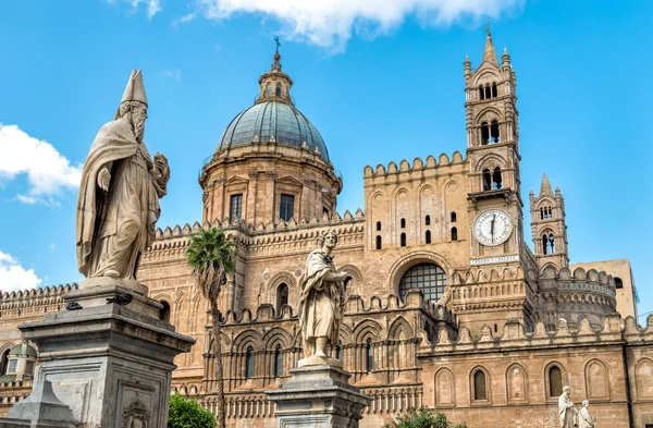 Catedral Palermo Iglesia Con Estatuas Santos Sicilia Sur Italia —  Fotos de Stock