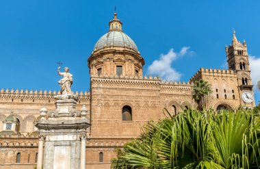 Palermo Katedrali ile Santa Rosalia heykel, Sicilya, Güney İtalya