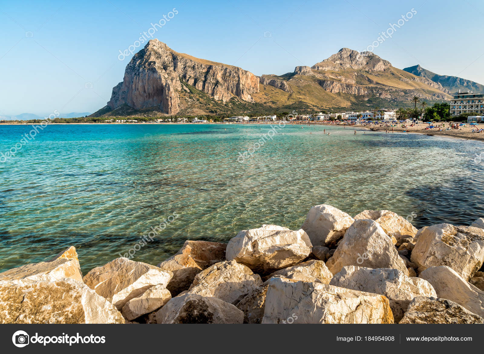 Vista Della Spiaggia San Vito Capo Con Monte Monaco Sfondo