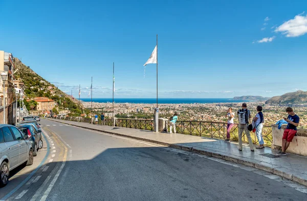 Monreale Sicilië Italië Oktober 2017 Mensen Geniet Van Een Panoramisch — Stockfoto