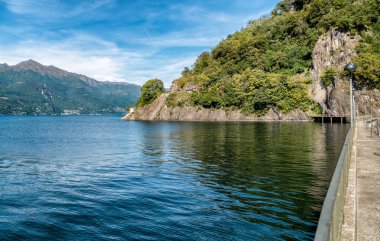 Lake Maggiore İtalya'nın Maccagno kentindeki görülen görünümünü