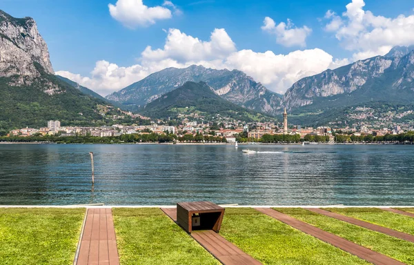 Lakefront Malgrate Situado Orillas Del Lago Como Con Vistas Ciudad — Foto de Stock