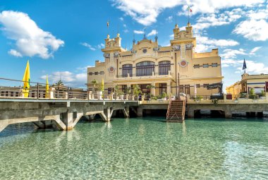 Görünüm Charleston, Mondello beach kuruluş Denizi'ndeki Palermo, Sicilya, İtalya