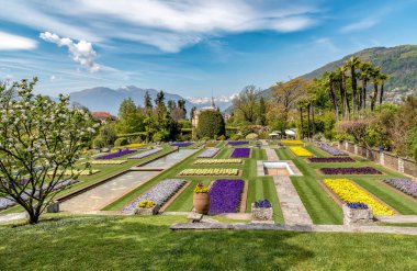 Eastland Alışveriş Merkezi Villa Taranto Gölü kıyısındaki Maggiore Pallanza, Verbania, İtalya içinde yer alan, görünümünü.