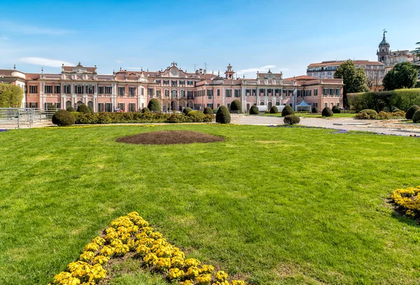 Jardines Del Palacio Estense Palazzo Estense Primavera Uno Los Lugares — Foto de Stock