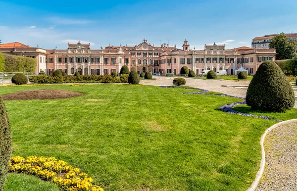 Jardins Palácio Estense Palazzo Estense Primavera Dos Lugares Mais Populares Fotografia De Stock