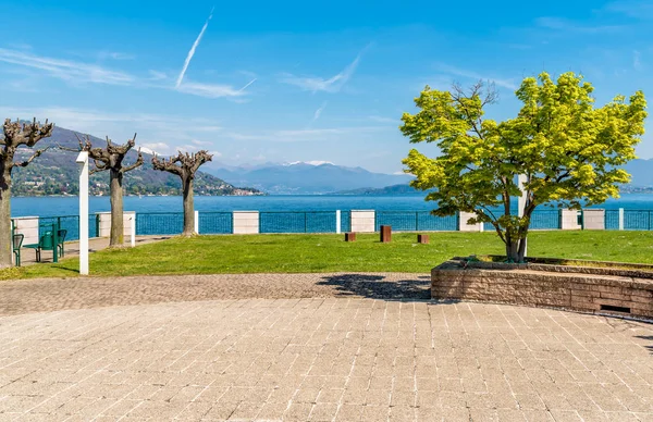 Ranco Lakefront Gölü Kıyısındaki Maggiore Talya Varese Eyaletinde Yer Alan — Stok fotoğraf