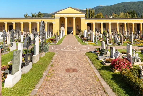 Bruneck Brunico Güney Tyrol Talya Ekim 2019 Brunico Savaş Mezarlığı — Stok fotoğraf
