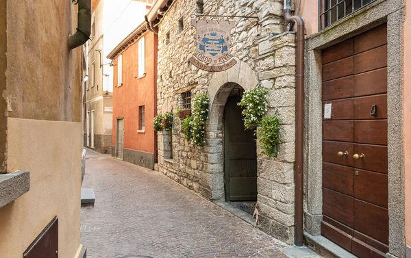 Torno Lombardy Italy July 2019 Narrow Street Ancient Village Torno — Stock Photo, Image