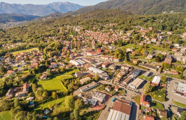 İtalya 'nın Lombardy bölgesindeki Varese ilindeki küçük Cunardo kasabasının hava manzarası
