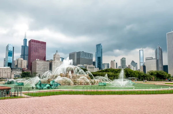 Buckingham Memorial Fountain Centro Grant Park Chicago Skyline Fondo Illinois — Foto de Stock