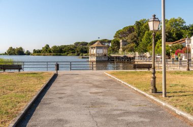 Torre del Lago Puccini Katliam Gölü, Viareggio 'nun bir kısmı Luca, Toskana, İtalya