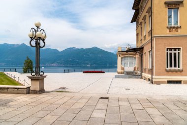 Maggiore Gölü kıyısındaki Verbania Sarayı Luino, Lombardy, İtalya 'da bir kültür ve özgürlük sembolü.