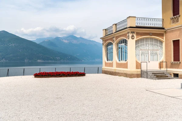 Zicht Verbania Palace Aan Kust Van Het Lago Maggiore Een — Stockfoto