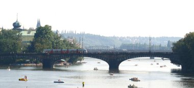 Prag 'da iyi günler Charles Köprüsü, Prag tramvayı
