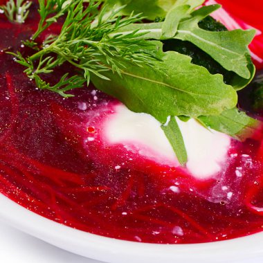 Pancar yaz soğuk çorba noodles ile