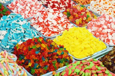 Üstünde belgili tanımlık sayaç deposundaki gummies