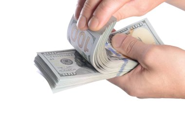 Beyaz arka plan üzerinde izole adam elinde dolar