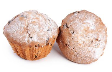 Meyveli kek üzerine beyaz izole kuru üzüm ile