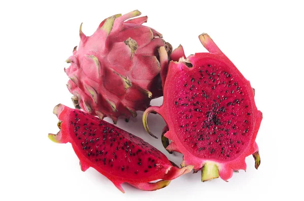 Frutos de dragón o pitaya aislados sobre fondo blanco —  Fotos de Stock