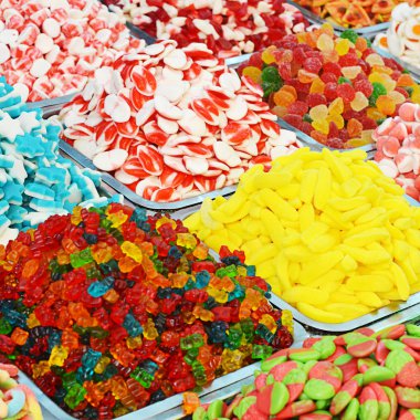Üstünde belgili tanımlık sayaç deposundaki gummies