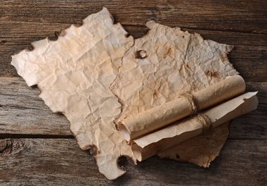 Yanık kenarları ile eski kağıt