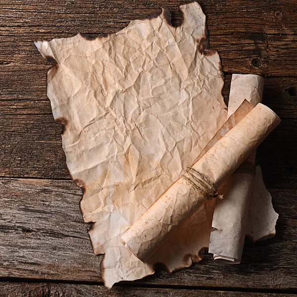 Papel velho com as bordas queimadas — Fotografia de Stock