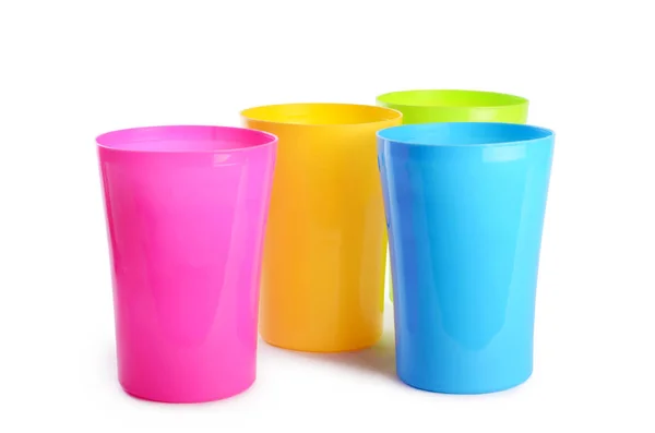 plastik bardak beyaz zemin üzerine izole