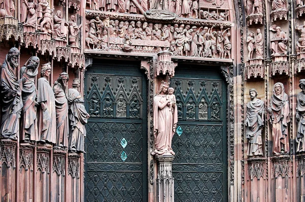 Собор Нотр-Дам в Страсбурге, Эльзас, Франция — стоковое фото