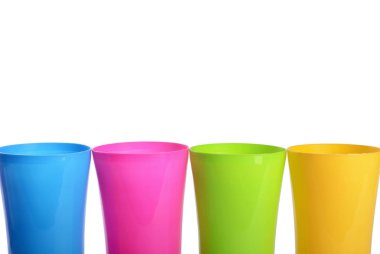 plastik bardak beyaz zemin üzerine izole