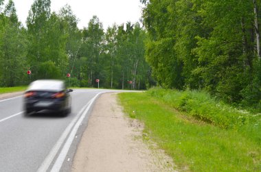 Siyah araba devam bir yol