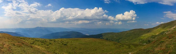 Panorama Montañas Cárpatas —  Fotos de Stock