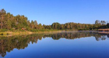 Yansıma Lake Forest