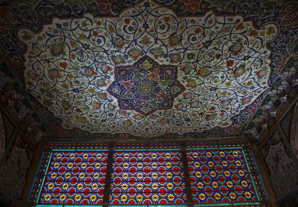 Sheki, Azerbaijão. Palácio Khans em Sheki. Jóia da cultura do Azerbaijão — Fotografia de Stock