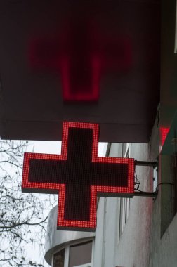 Eczane işareti ya da eczane sembolü