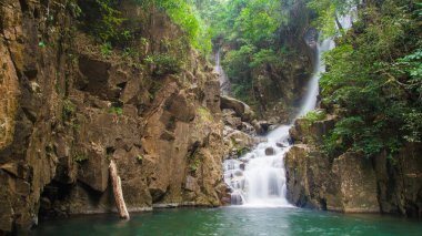 Chantaburi Tayland 'da şelale var