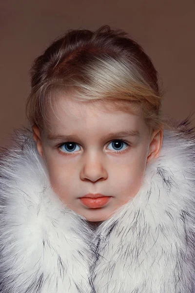 Portrait Child Girl Winter Fur Collar Child Portrait Little Girl — Stock Photo, Image