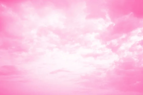 Cielo Rosa Brillante Con Nubes Malvavisco Esponjosas —  Fotos de Stock