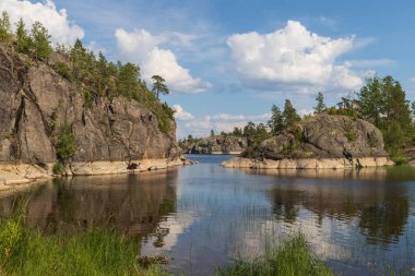 Ladoga Doğa Parkı, Karelia, Rusya. Honkasalo adası.