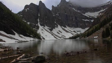 Banff, Kanada 'da Kristal Gölü Anjleri