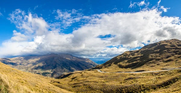 Doğa dağ manzaralı Yeni Zelanda.